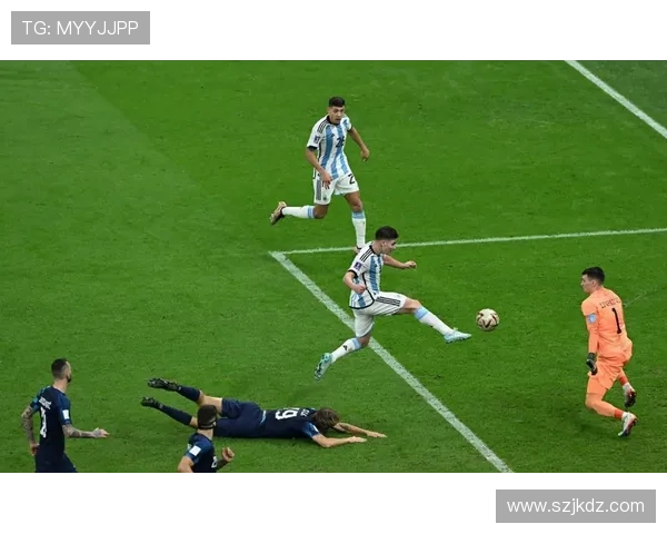 世界杯淘汰赛舞台：阿尔瓦雷斯如何面对顶级对手